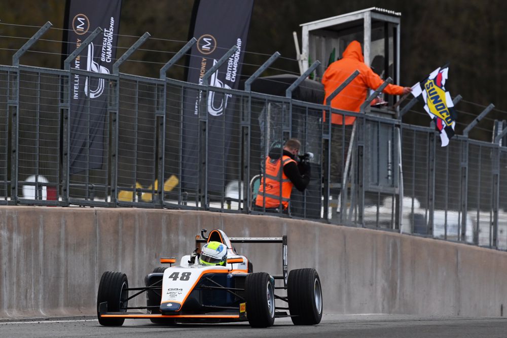 McNeilly surges to maiden GB4 victory in final Oulton Park contest